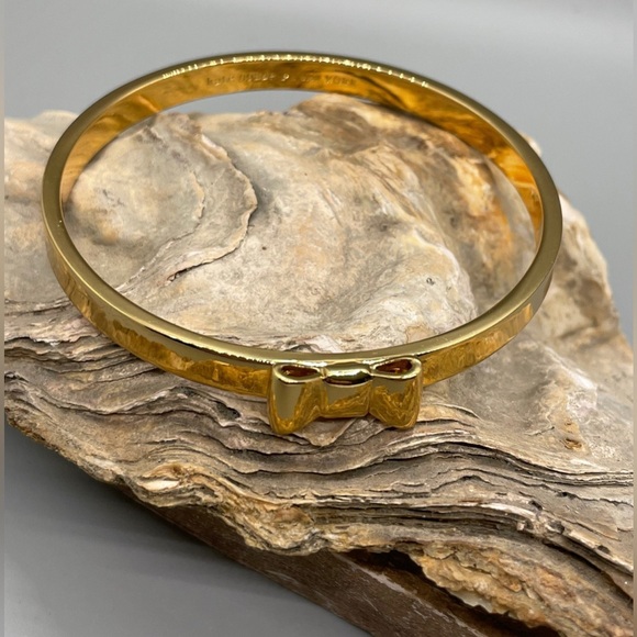 KATE SPADE TAKE A BOW GOLD TONE METAL BANGLE BRACELET Feminine Dressy Dainty - Picture 6 of 7